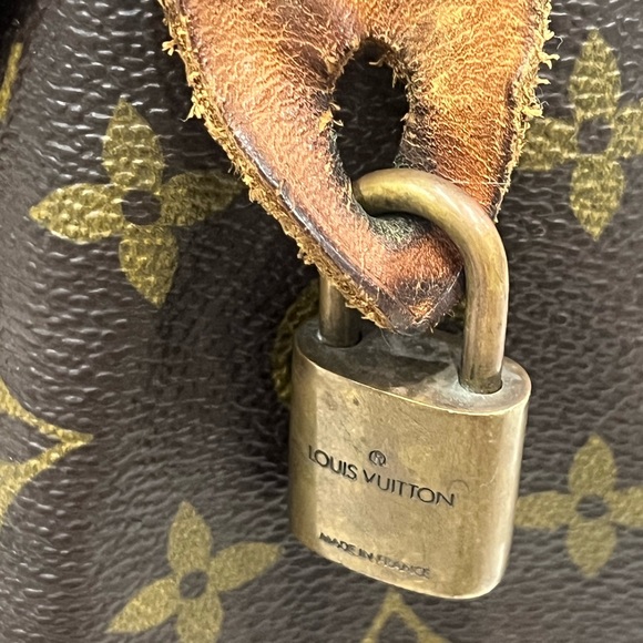 Authentic Louis Vuitton speedy monogram - Picture 8 of 16